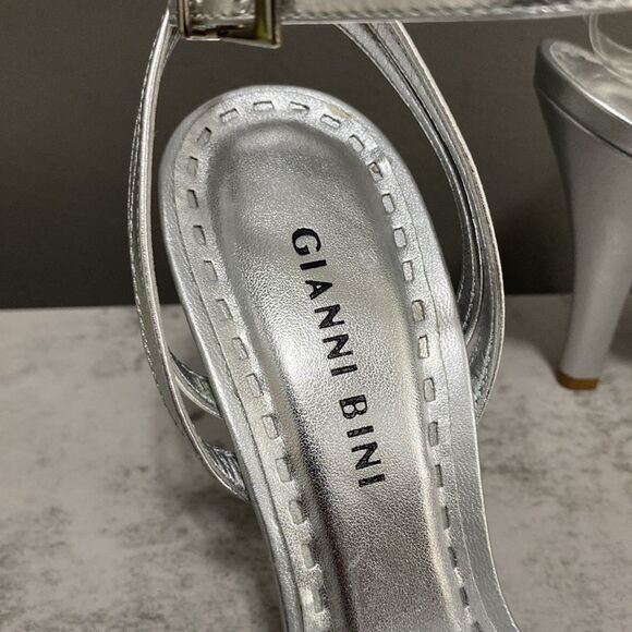 NWT Gianni Bini Metallic Silver Heels size 8 - Picture 10 of 16